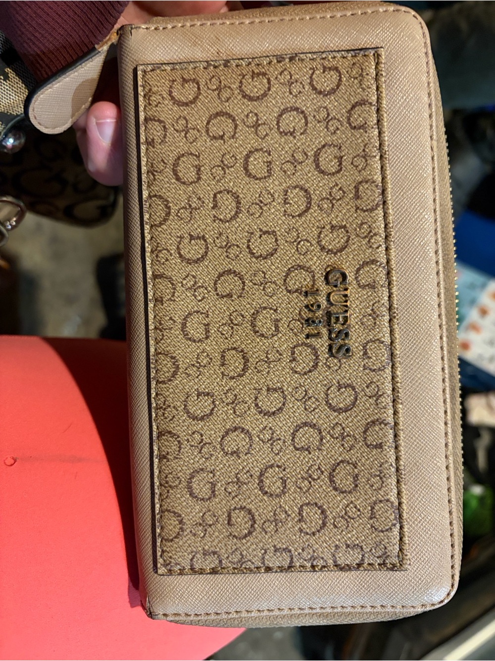 GUESS Wallet